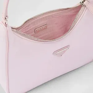 Prada Мини-сумка Re-Edition 2005 из Re-Nylon и сафьяновой кожи Alabaster Pink - фото 5