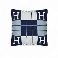 Hermès Подушка Avalon 52 см Ecru Caban - фото 1