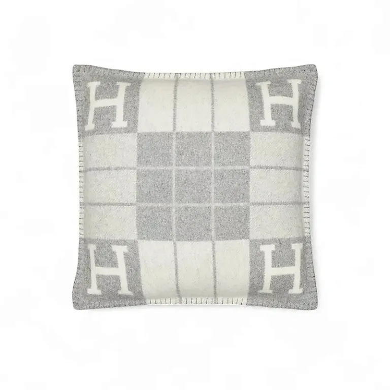 Подушка Avalon 52 см Hermes Ecru Gris Clair - фото 1