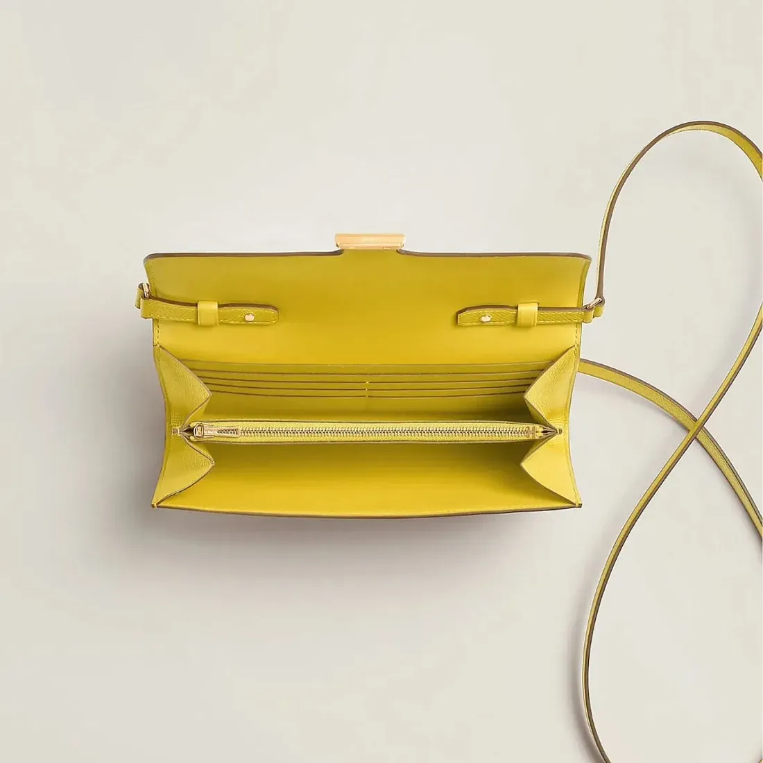 Hermès Кошелек Constance To Go Jaune de Naples Epsom Gold Hardware - фото 3