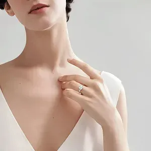 Tiffany & Co. Помолвочное кольцо True Engagement Ring with a True Diamond and a Platinum Diamond Band - фото 3