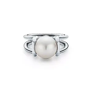 Tiffany & Co. Кольцо HardWear Freshwater Pearl Ring in Sterling Silver - фото 1