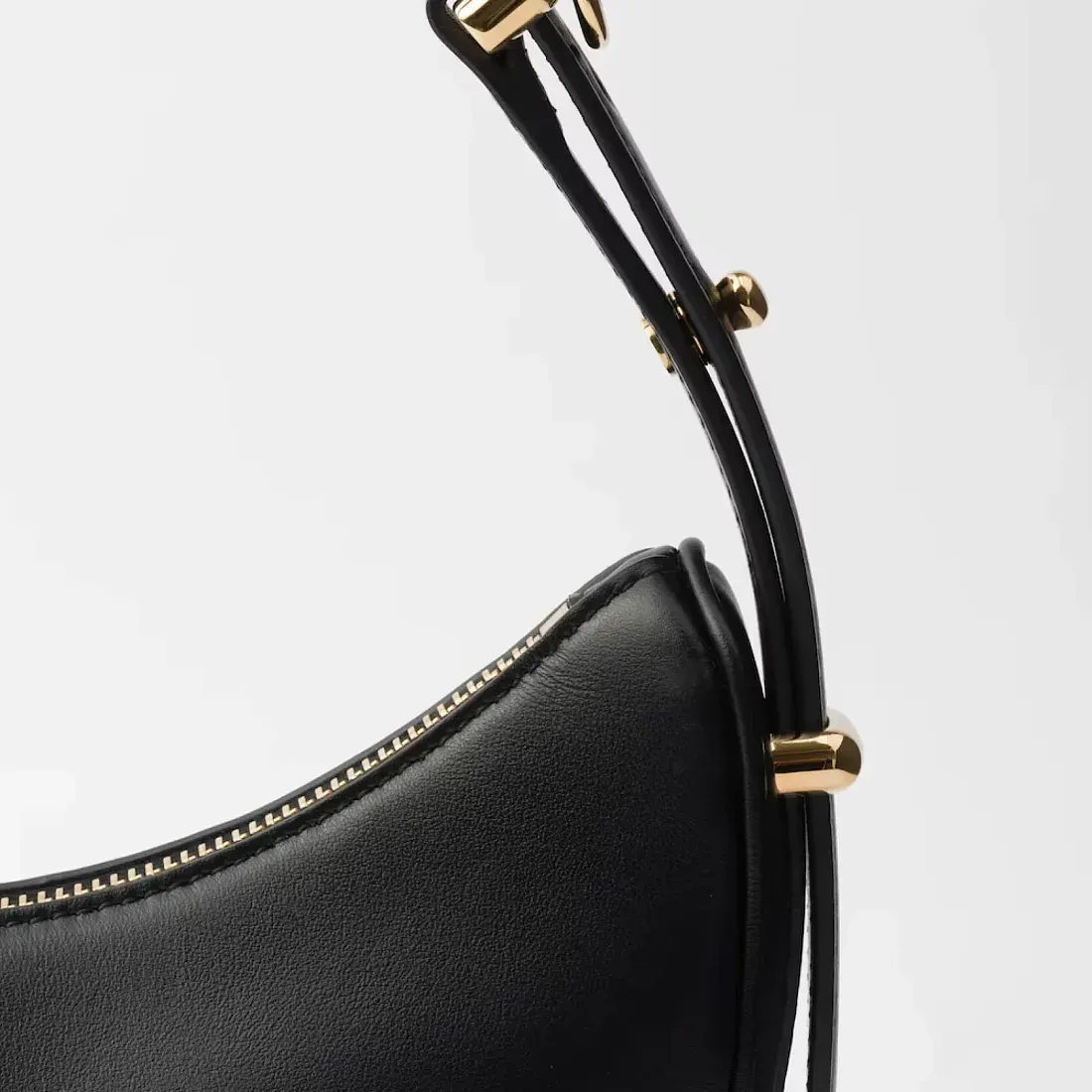 Prada Маленькая кожаная сумка через плечо Arque Black - фото 7