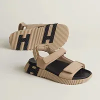 Hermès Сандалии Junior Sandal Beige Camel - фото 1