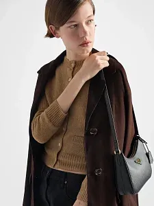 Prada Мини-сумка Re-Edition из сафьяновой кожи Black - фото 9