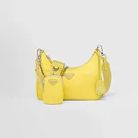 Prada Сумка Re-Edition 2005 из Re-Nylon Citron Yellow - фото 1