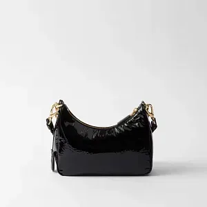 Prada Мини-сумка из лакированной наплак-кожи Re-Edition Black - фото 4