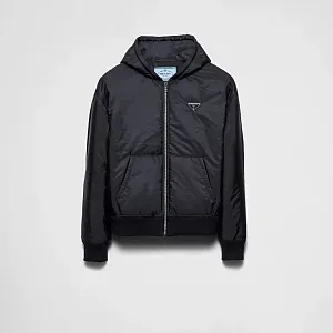 Prada Легкая куртка-бомбер с капюшоном из материала Re-Nylon - фото 1