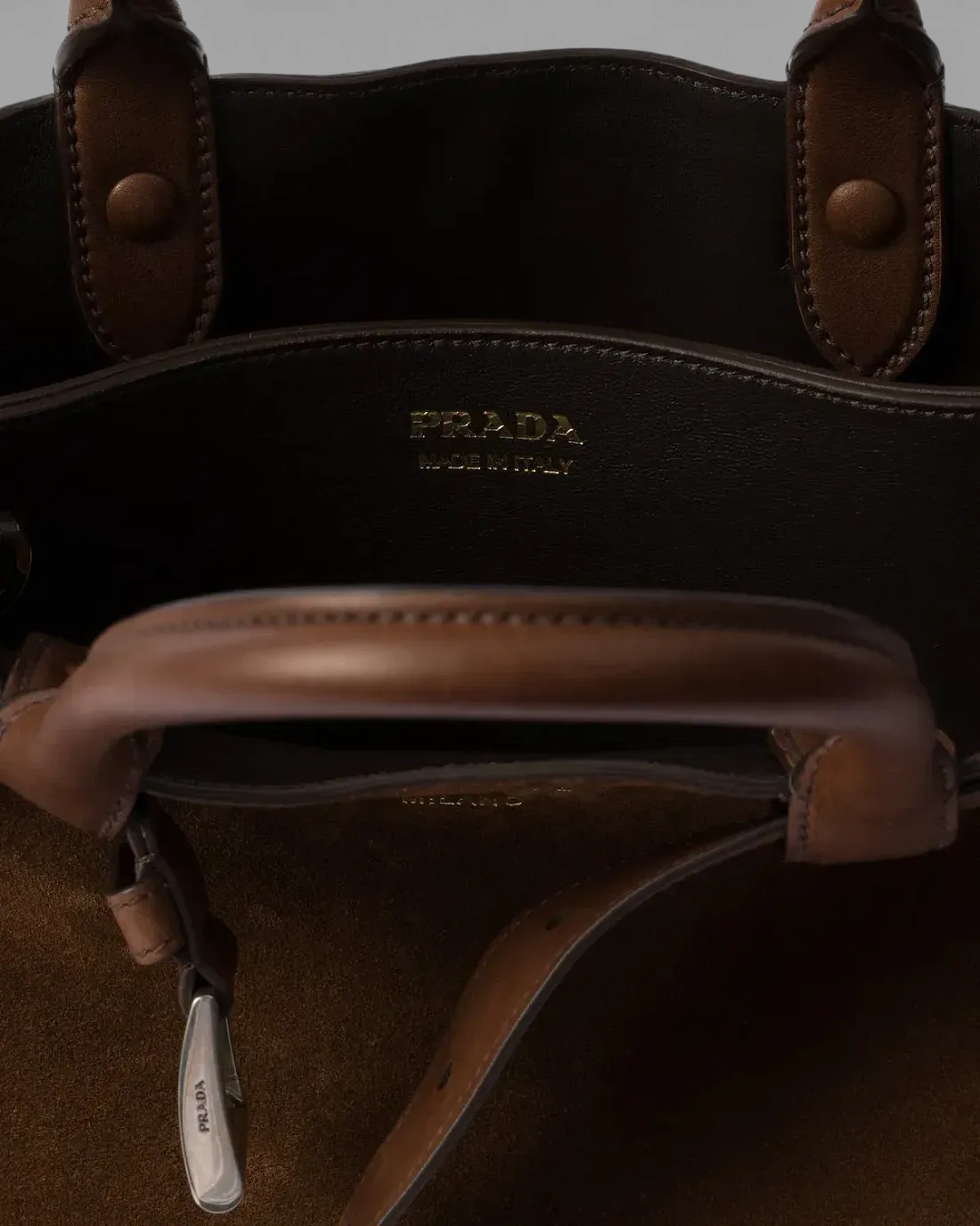 Prada Сумка Buckle medium suede with belt - фото 4