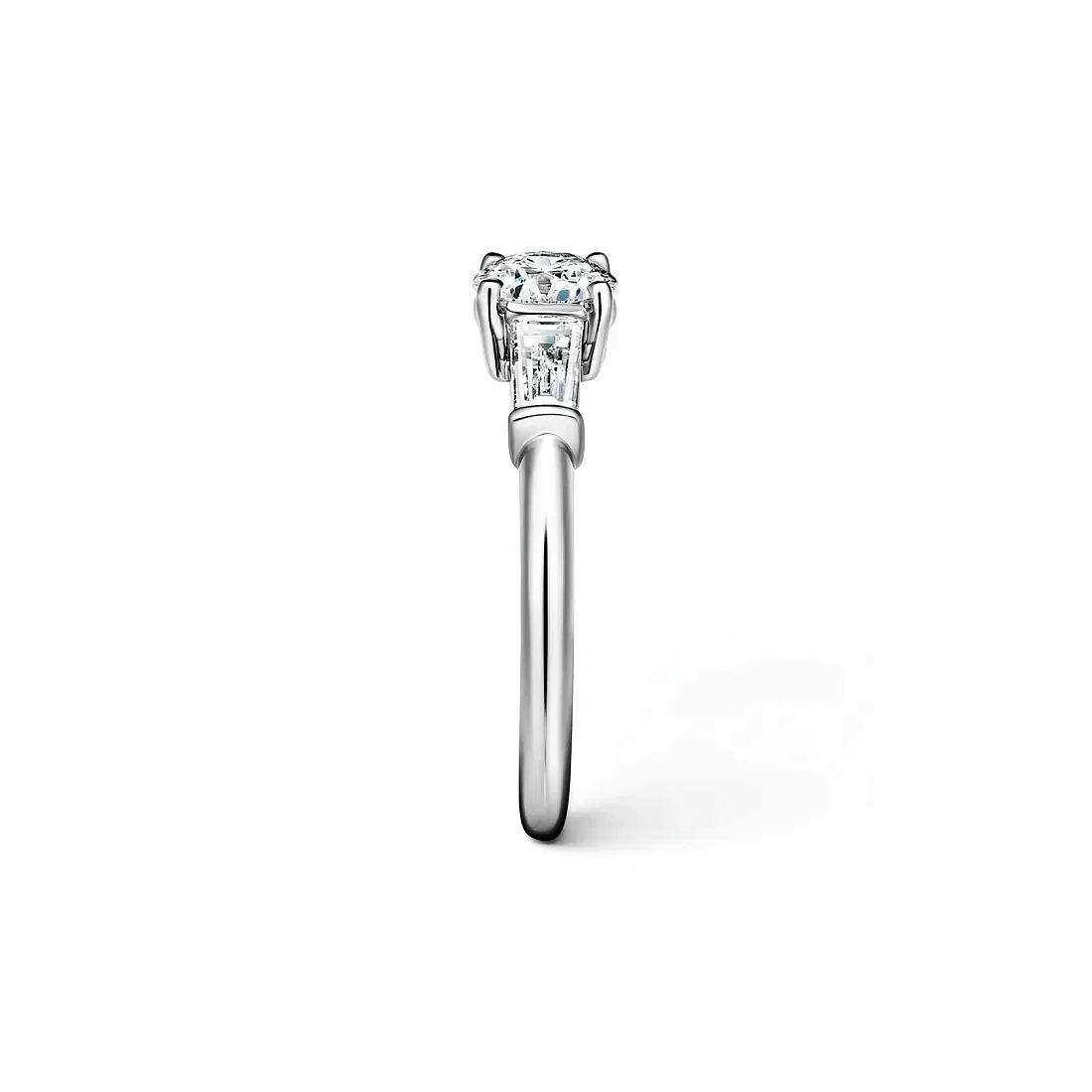 Tiffany & Co. Помолвочное кольцо Trois pierres Engagement Ring with Baguette Side Stones in Platinum - фото 4