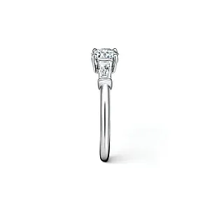 Tiffany & Co. Помолвочное кольцо Trois pierres Engagement Ring with Baguette Side Stones in Platinum - фото 4