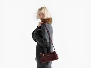 Prada Мини-сумка Bonnie Burgundy - фото 2