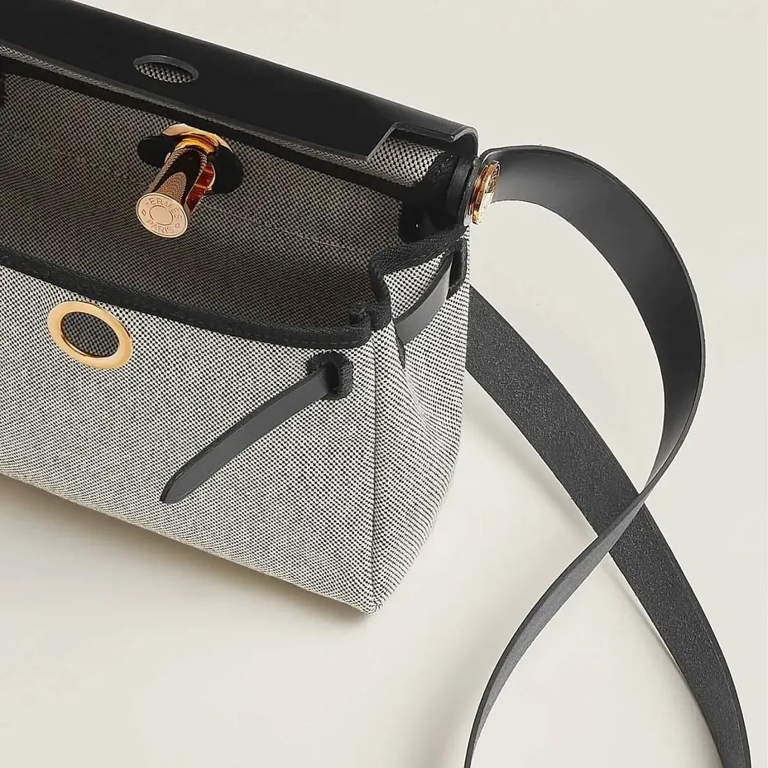 Hermès Сумка Herbag Zip 20 Noir Ecru Viking Canvas Hunter Gold Hardware - фото 3