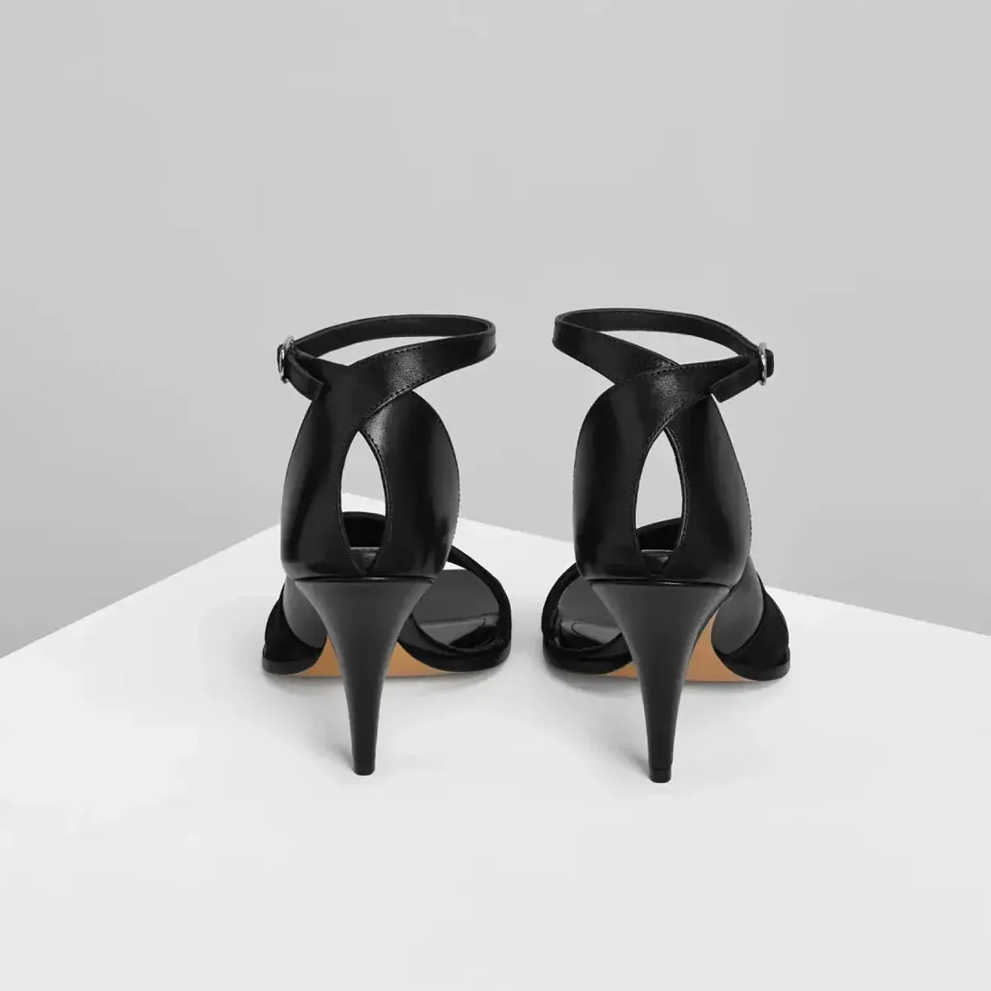 Phoebe Philo Ассиметричные сандалии из черной кожи с каблуком 90 Black - фото 4