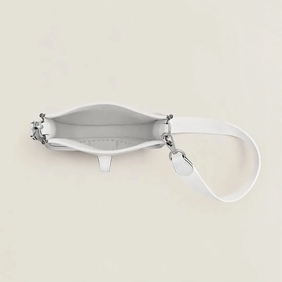 Hermès Сумка Evelyne Mini 16 New White Clemence Palladium Hardware - фото 5