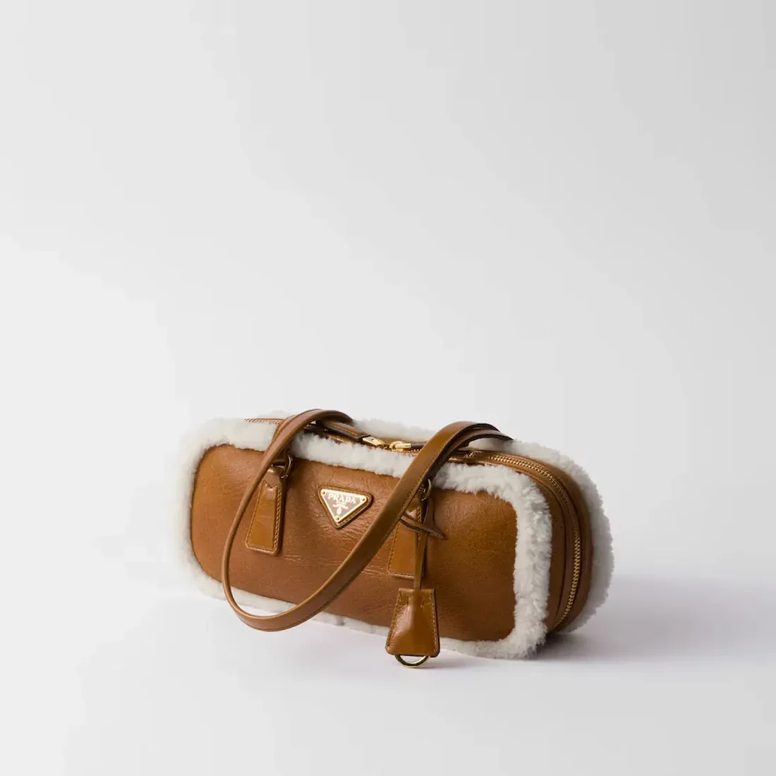 Prada Средняя сумка с двумя ручками из овчины - фото 7