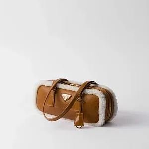 Prada Средняя сумка с двумя ручками из овчины - фото 7