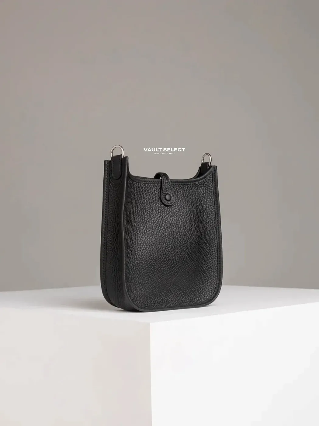 Hermès Сумка Evelyne 16 Black Clemence Palladium Hardware - фото 6