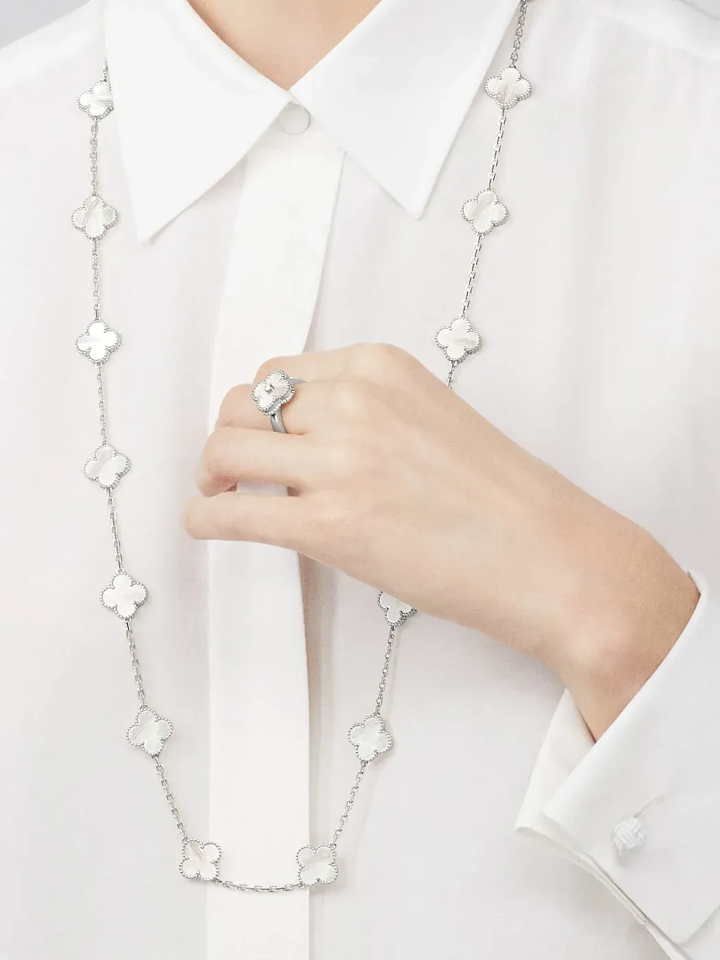 Van Cleef & Arpels Кольцо Vintage Alhambra White Gold - фото 2