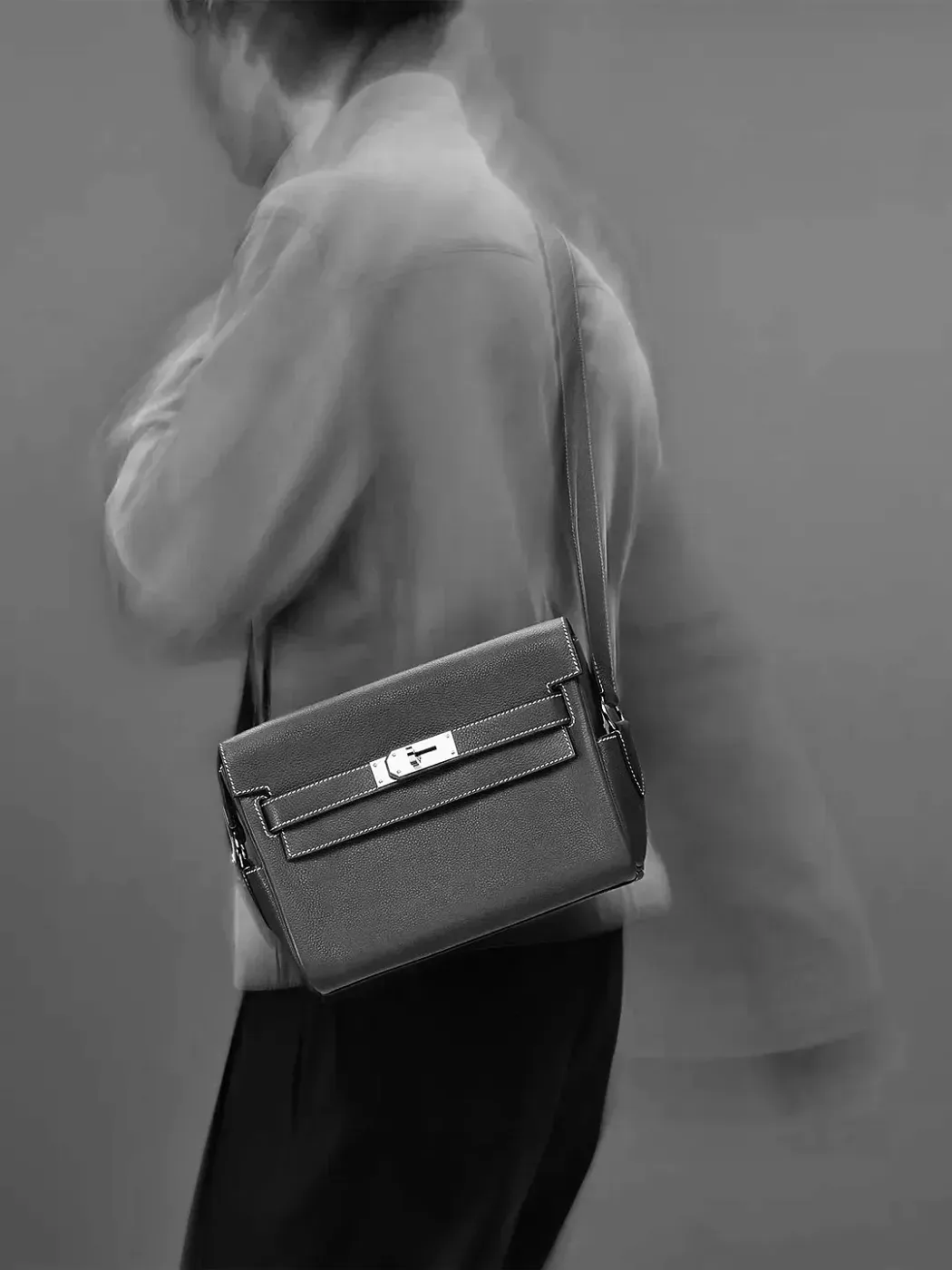 Hermès Сумка Kelly Messenger PM Noir Evergrain Palladium Hardware - фото 2