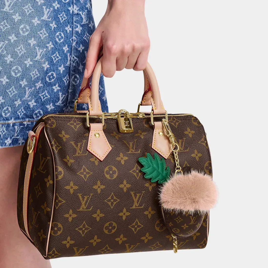 Louis Vuitton Брелок для сумки Acorn - фото 5