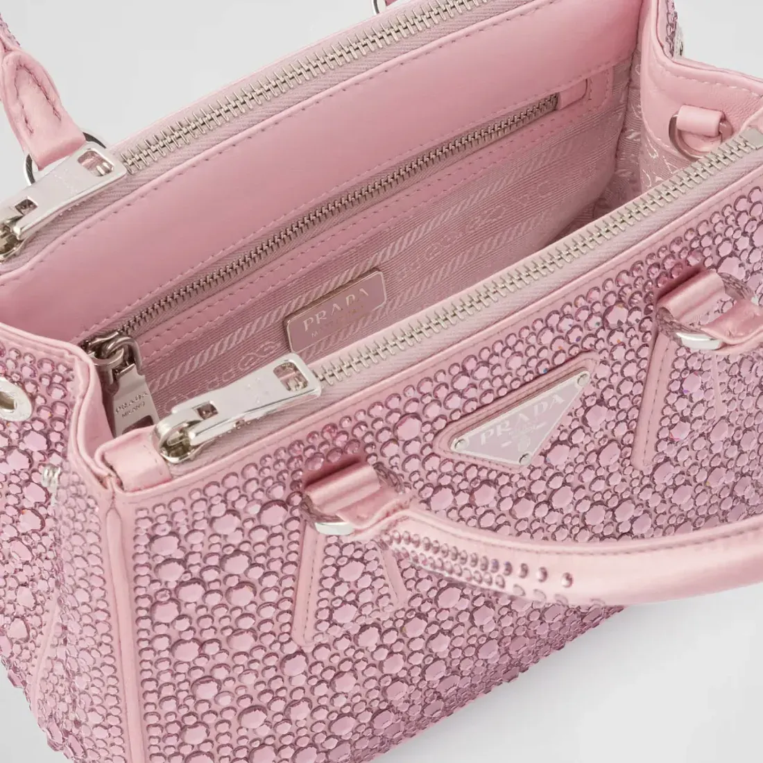 Prada Мини-сумка Galleria из атласа с кристаллами Alabaster Pink - фото 8