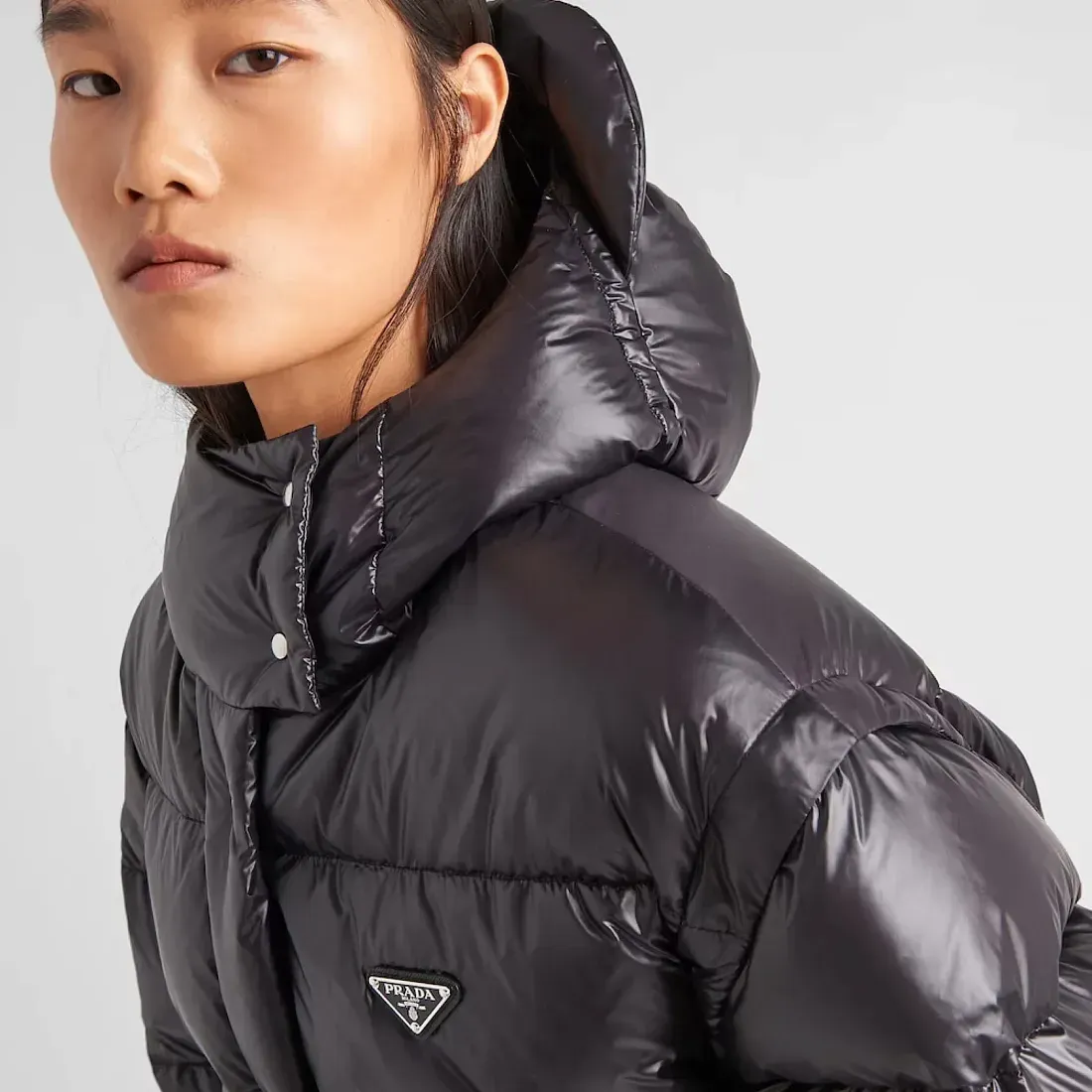 Prada Укороченный пуховик-трансформер из Re-Nylon Black - фото 4