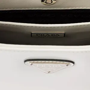 Prada Сумка Cleo из лакированной кожи White - фото 6