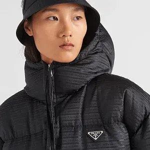 Prada Пуховая куртка с капюшоном из Re-Nylon - фото 3