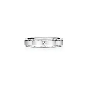 Tiffany & Co. Обручальное кольцо Together Milgrain Band Ring in Platinum with a Diamond, 4 mm Wide - фото 1