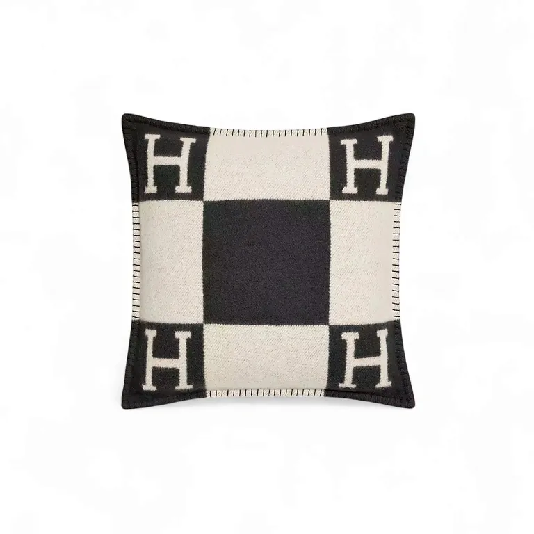 Подушка Avalon 50 см Hermes Ecru / Gris Fonce - фото 1