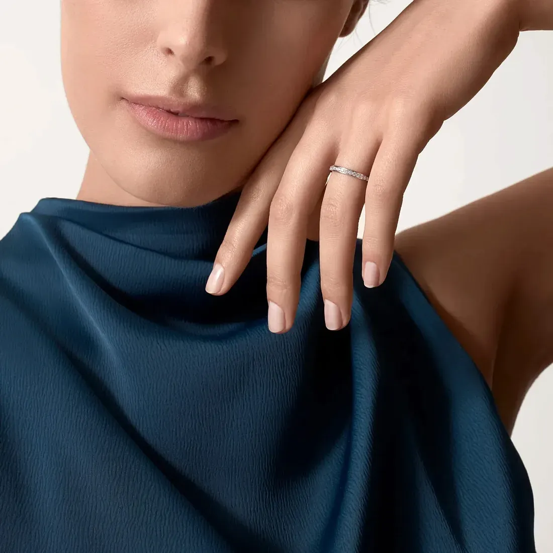 Cartier Обручальное кольцо с бриллиантовым паве 1895 2,6 мм - фото 3