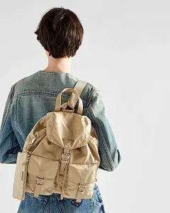 Prada Средний рюкзак Re-Nylon Desert Beige - фото 2
