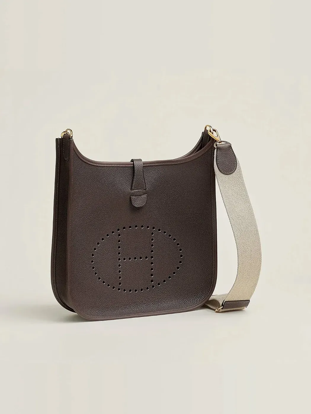 Hermès Сумка Evelyne 29 Ebene Clemence Gold Hardware - фото 2