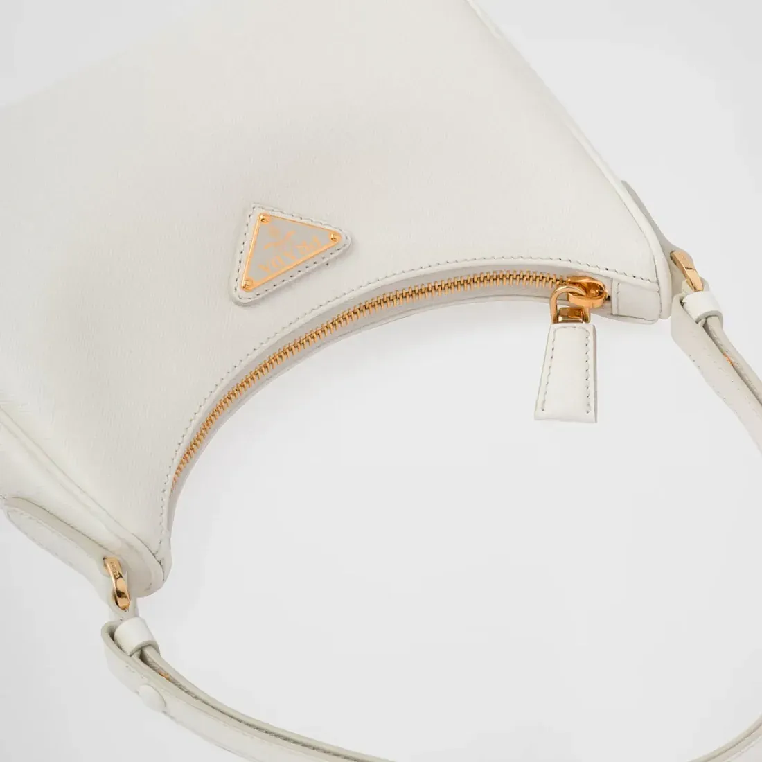 Prada Мини-сумка Re-Edition из сафьяновой кожи White - фото 6