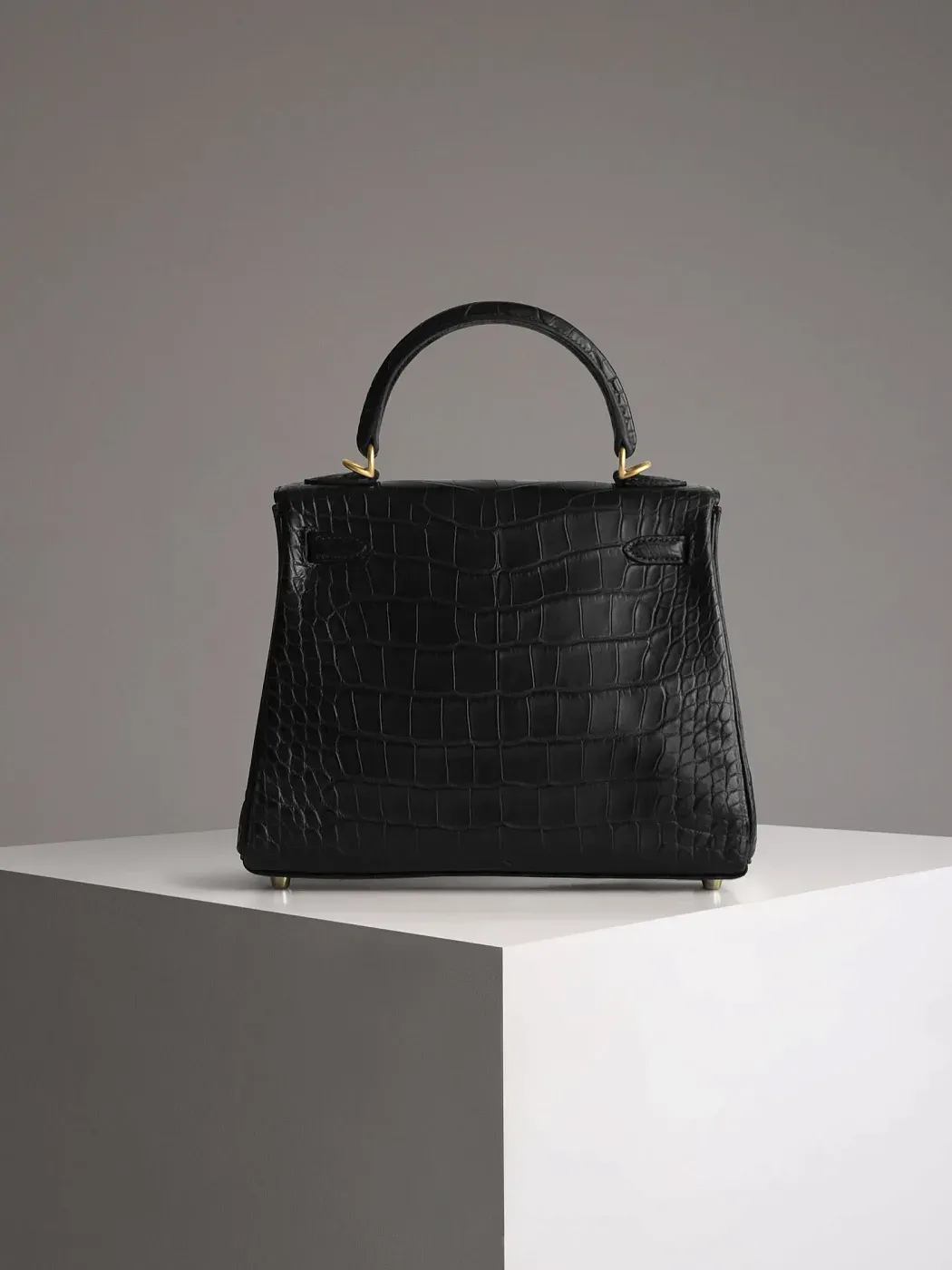 Hermès Сумка Kelly 25 Black Matt Crocodile Gold Hardware - фото 3