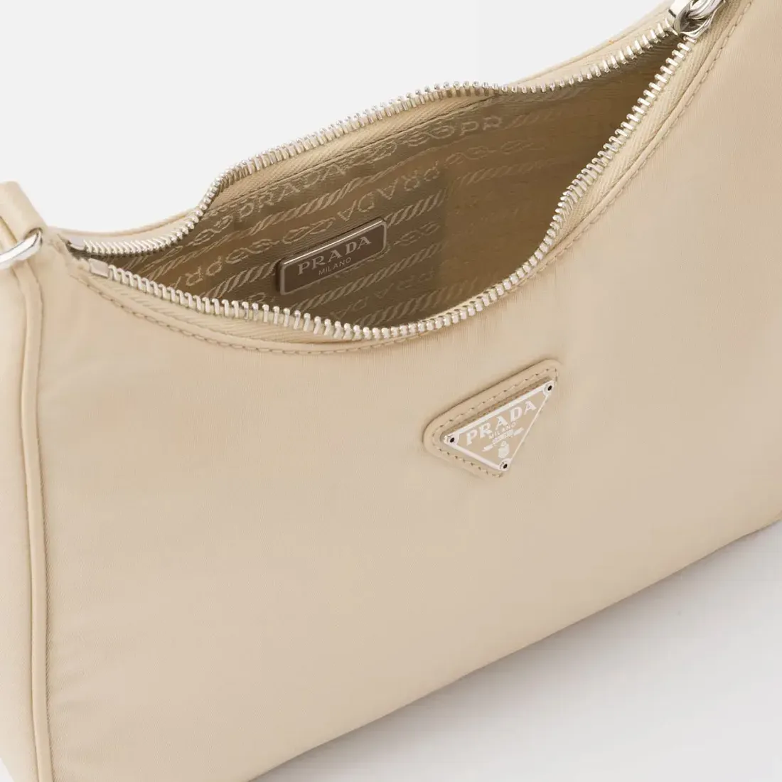 Prada Сумка Re-Edition 2005 из Re-Nylon Desert Beige - фото 5