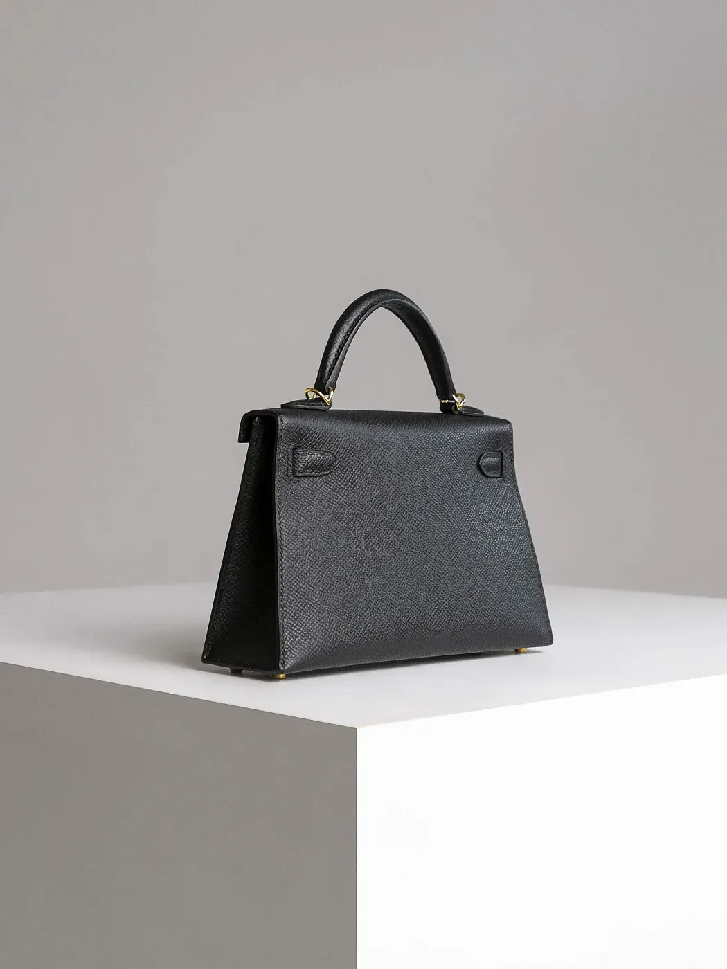 Hermès Сумка Kelly 20 Mini Black Epsom Gold Hardware - фото 6