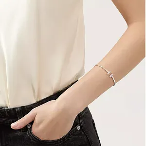 Tiffany & Co. Браслет T Diamond Wire Bracelet White Gold - фото 2