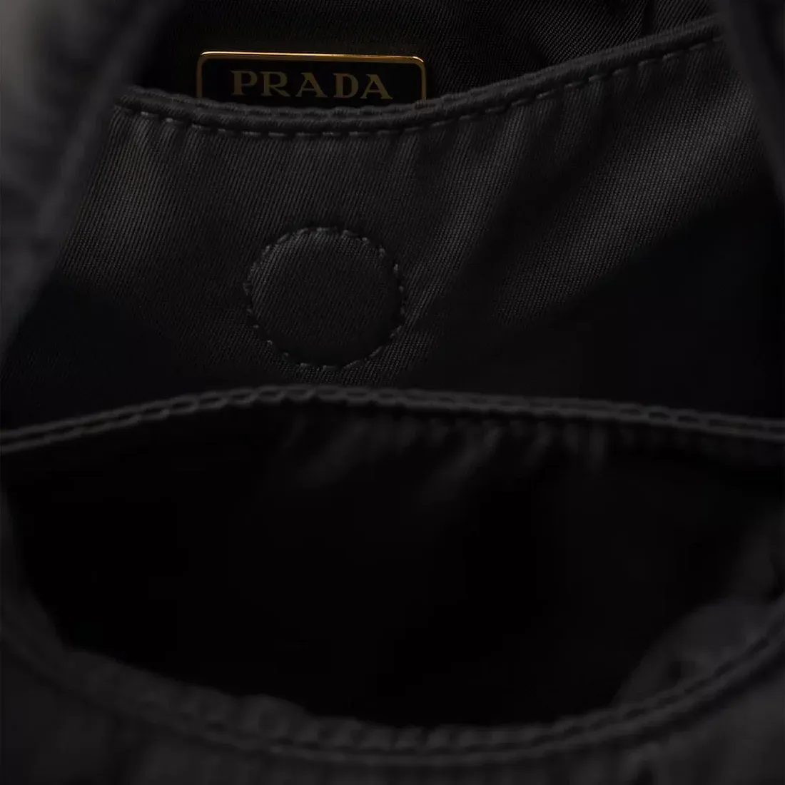 Prada Мини-сумка из стеганого Re-Nylon с бантом - фото 4
