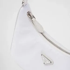 Prada Мини-сумка Re-Edition 2005 из Re-Nylon и сафьяновой кожи White - фото 6