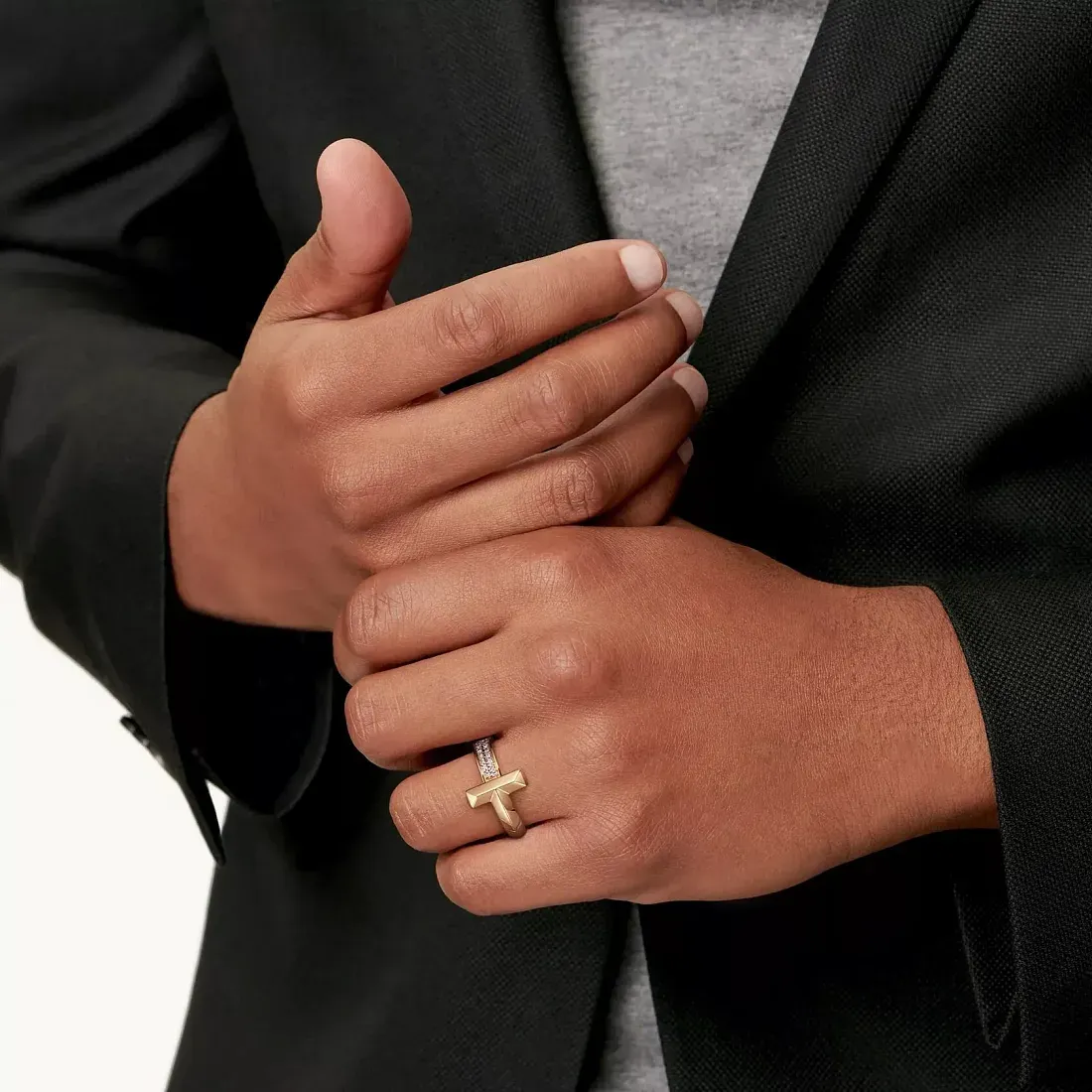 Tiffany & Co. Кольцо T T1 Ring in Yellow Gold with Diamonds - фото 3