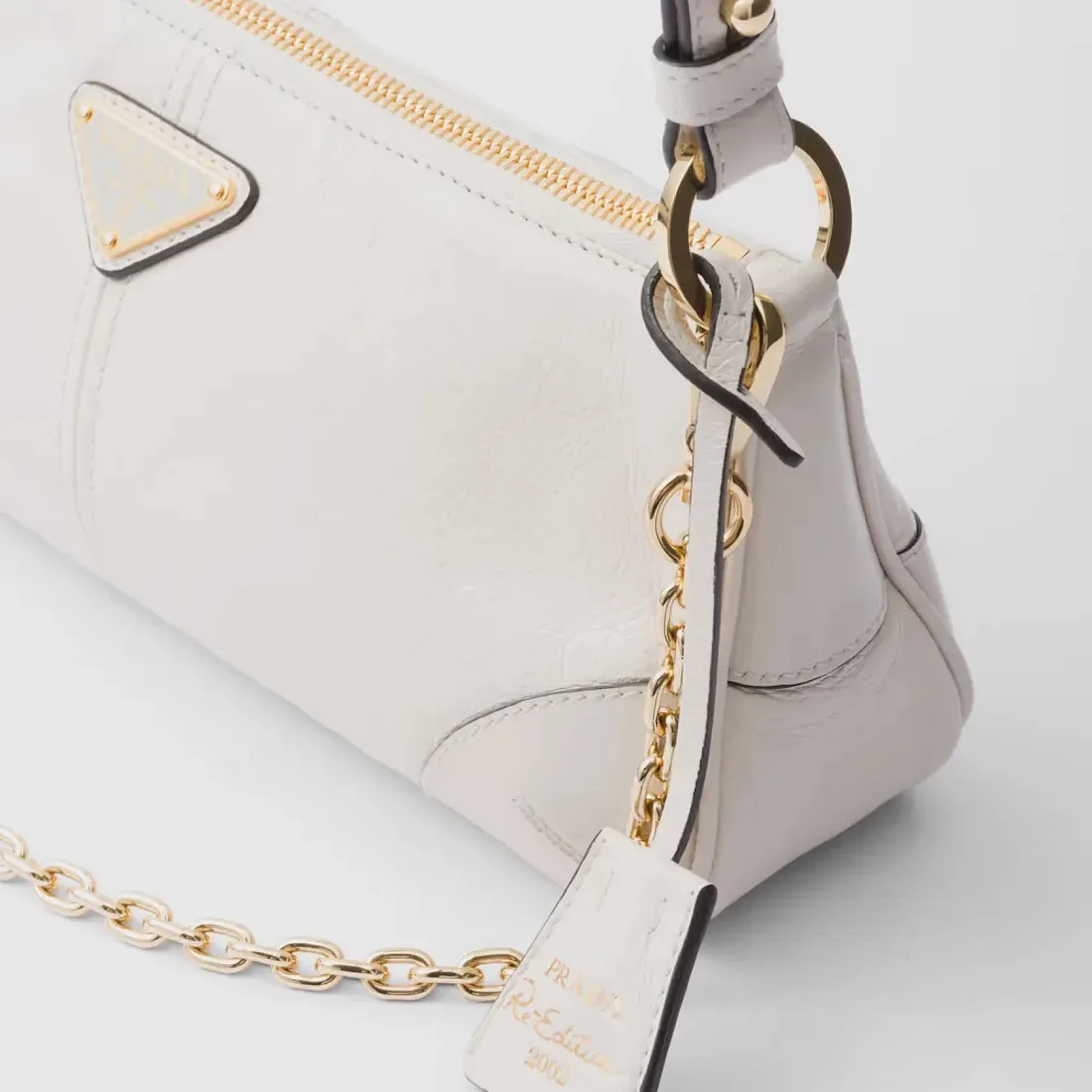 Prada Re-Edition 2002 cредняя кожаная сумка через плечо White - фото 4