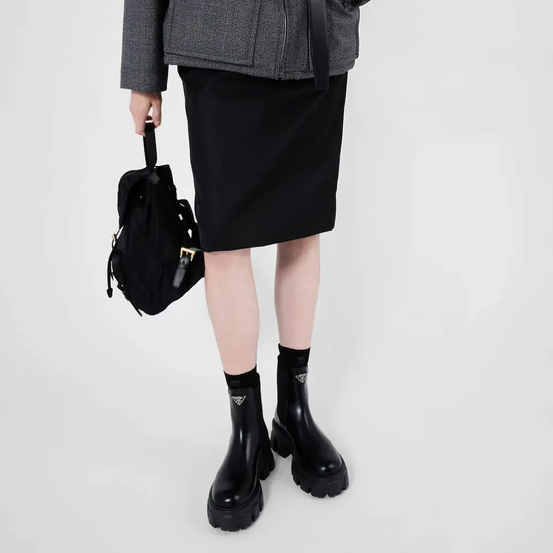 Prada Ботинки Chelsea Monolith из матовой кожи - фото 2
