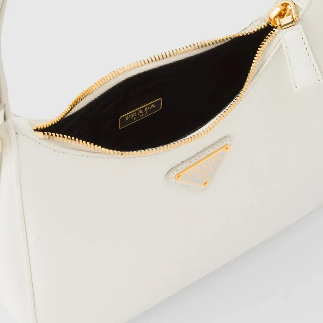 Prada Мини-сумка Re-Edition из сафьяновой кожи White - фото 7