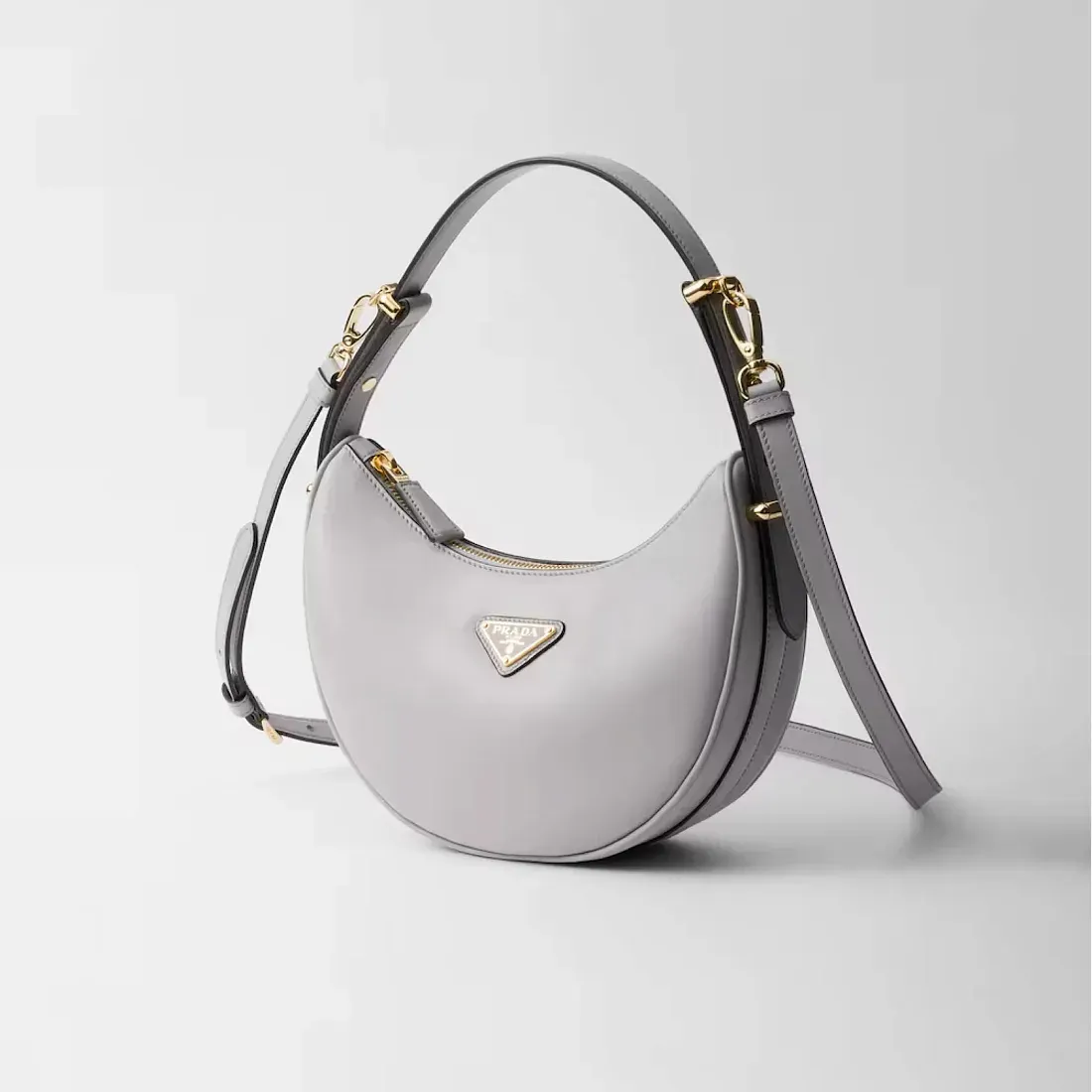 Prada Маленькая кожаная сумка через плечо Arque Granite Gray - фото 3