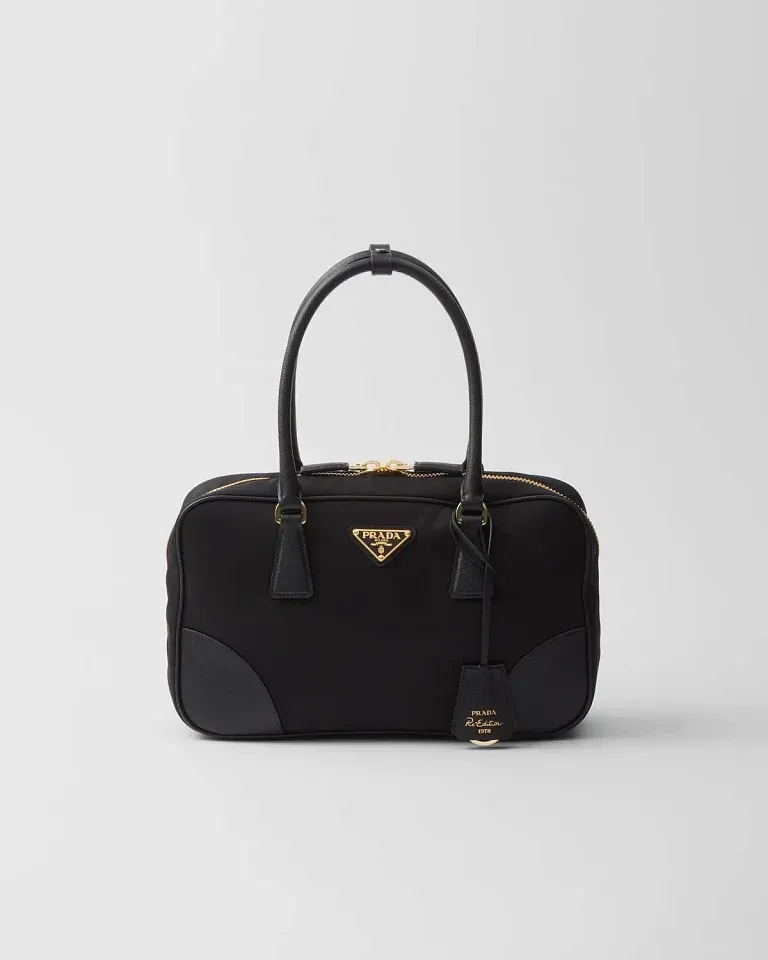 Prada Re-Edition 1978 средняя сумка из нейлона Re-Nylon и кожи Saffiano с двумя ручками Black - фото 1