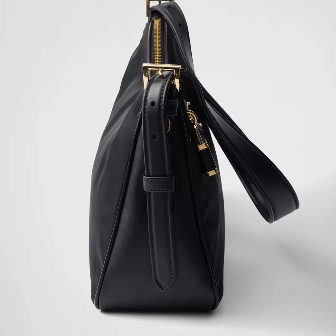 Prada Большая сумка через плечо Aimee из Re-Nylon и кожи с замком - фото 4