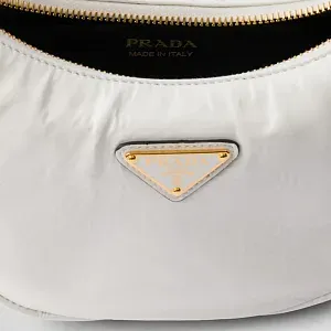 Prada Сумка на плечо Arque из лакированной кожи naplak White - фото 5