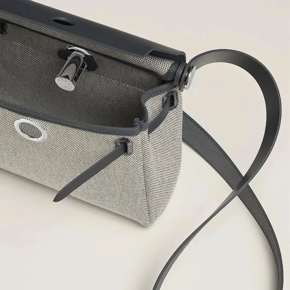 Hermès Сумка Herbag Zip 20 Ecru Ardoise H Viking Hunter Palladium Hardware - фото 3
